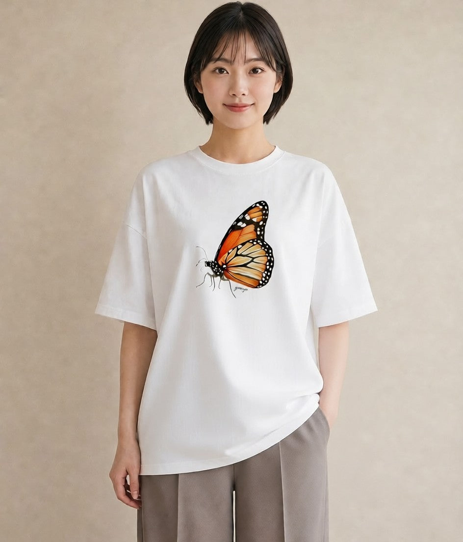 デザインTシャツ レディース ちょうちょ 蝶 バタフライ 昆虫 虫 イラスト アート風 女性向けギフト 散歩 白T YMAZO