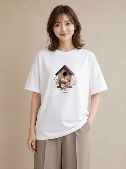 デザインTシャツ レディース 遠い家と鳥 風景 鳥 ナチュラル アンティーク イラスト ミニマル 綿100 デート 白T YMAZO