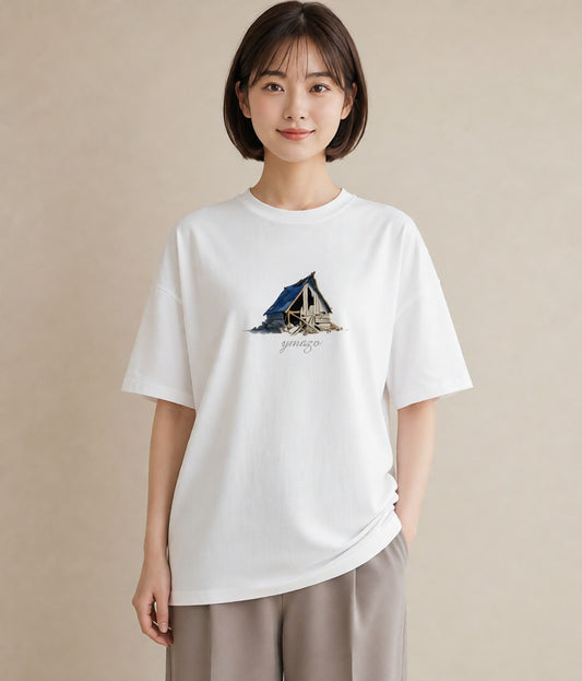 グラフィックTシャツ レディース 灯りの家 小屋 夜 ナチュラル アンティーク イラスト レトロ 自分用 ルームウェア 白T