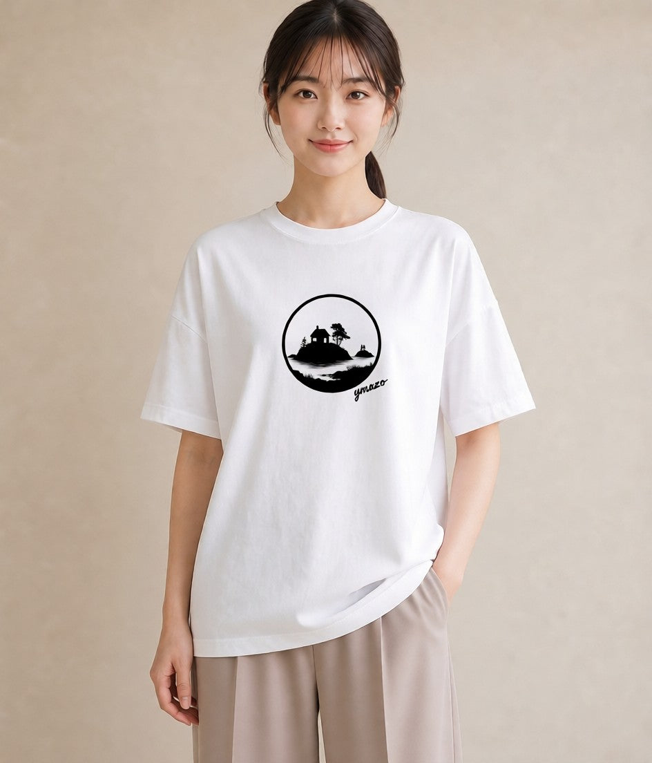 デザインTシャツ レディース 湖畔の小屋 湖 小屋 ナチュラル アンティーク イラスト モード 散歩 お出かけ 白T YMAZO