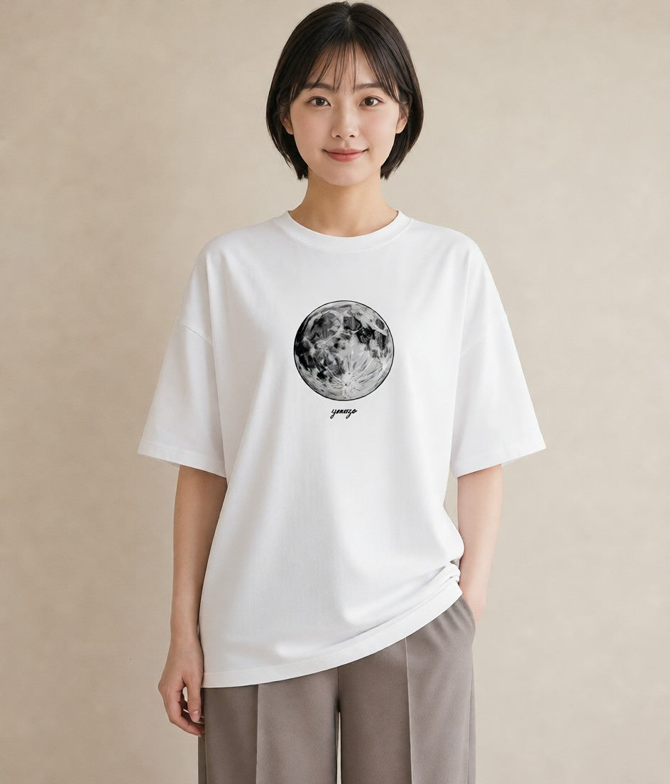 Tシャツ レディース 三日月 星空 宇宙 イラスト お洒落 20代 カジュアルコーデ 白T YMAZO