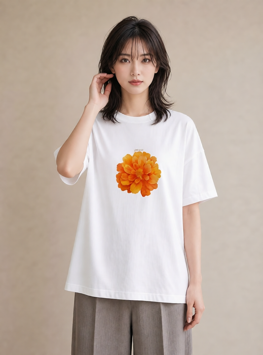 デザインTシャツ レディース コスモス 秋桜 花 花柄 イラスト ミニマル 週末コーデ 敬老の日 白T YMAZO