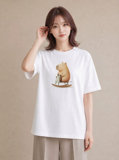 半袖Tシャツ レディース カピバラ かぴばら 動物 アニマル イラスト カフェコーデ 散歩 お出かけ 白T YMAZO