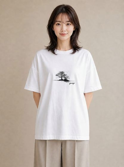 グラフィックTシャツ レディース 窓辺の雨 雨の日 窓 ナチュラル アンティーク イラスト 休日コーデ 女性向けギフト 散歩 白T YMAZO