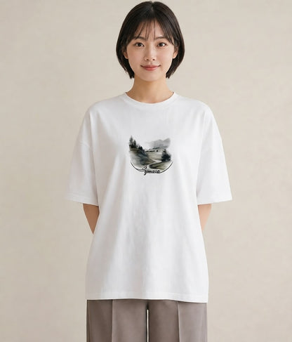 グラフィックTシャツ レディース 雨上がりの小道 雨上がり 小道 ナチュラル アンティーク イラスト ユニーク 部屋着 女性向けギフト 白T YMAZO