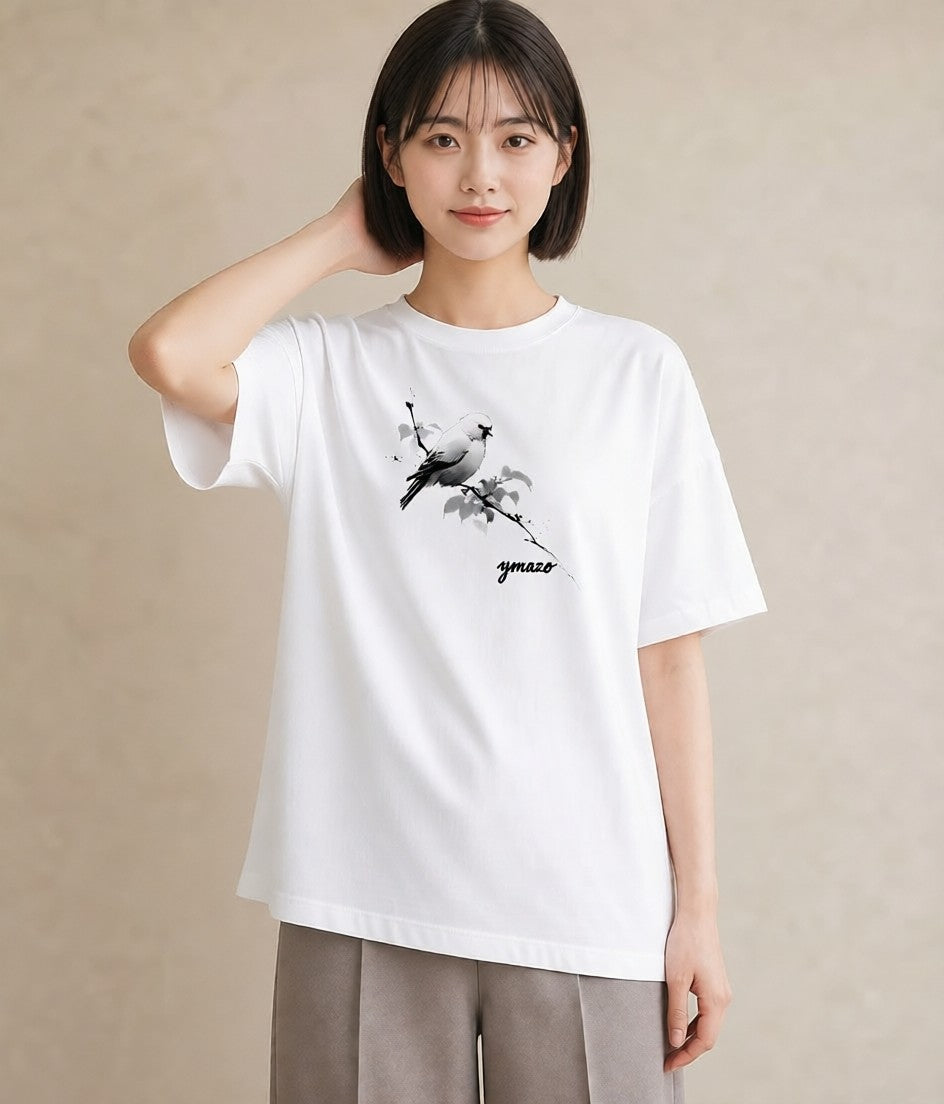 グラフィックTシャツ レディース 遠い家と鳥 風景 鳥 ナチュラル アンティーク イラスト アート風 旅行 母娘コーデ 白T YMAZO