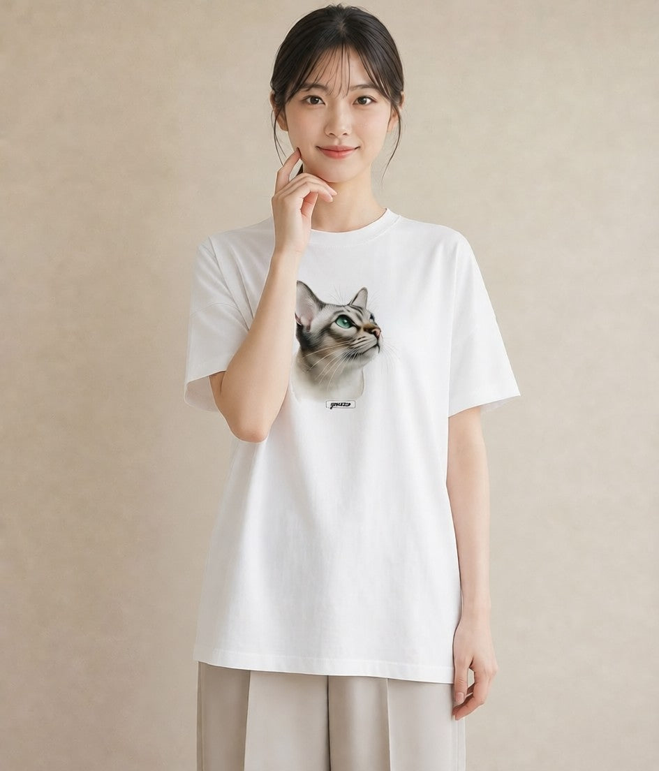 グラフィックTシャツ レディース ブリティッシュショートヘア 猫 ねこ イラスト フェミニン 海 カフェ巡り 白T YMAZO