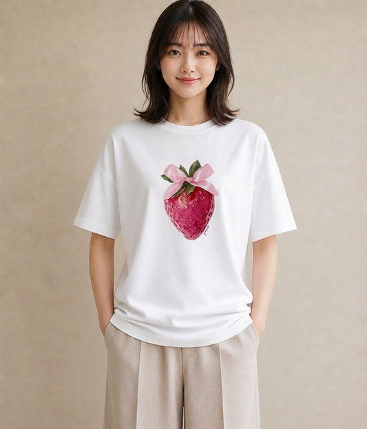 グラフィックTシャツ レディース いちご 苺 ストロベリー 食べ物 フード イラスト ヴィンテージ風 在宅 公園 白T YMAZO