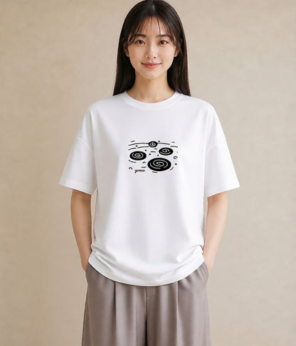 デザインTシャツ レディース 桟橋 水辺 波止場 ナチュラル アンティーク イラスト ゆるコーデ 送別ギフト 通勤 白T YMAZO
