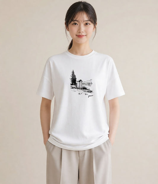 グラフィックTシャツ レディース 湖畔の小屋 湖 小屋 ナチュラル アンティーク イラスト 手描き風 秋コーデ おしゃれギフト 白T