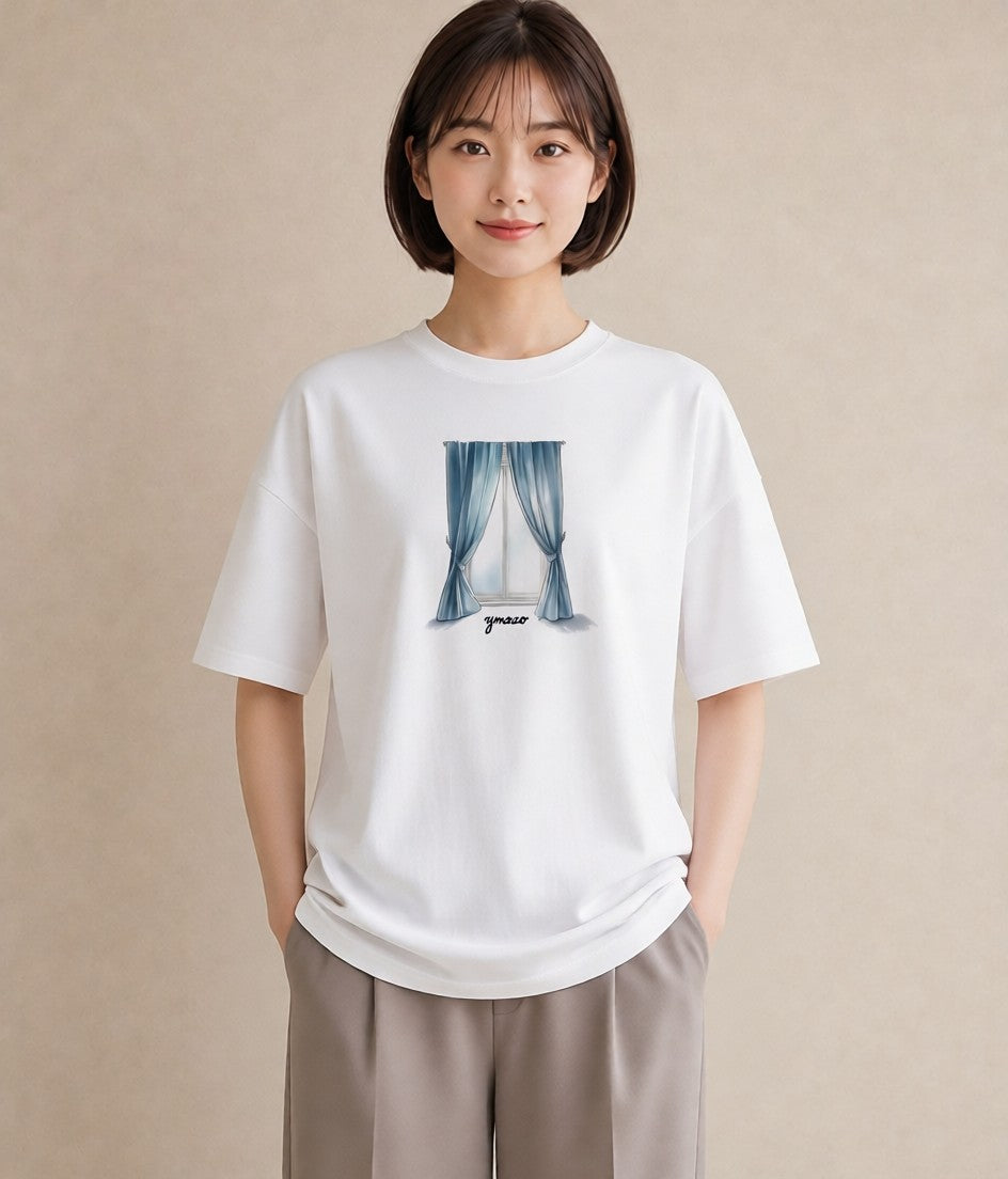 グラフィックTシャツ レディース 窓辺の椅子 窓辺 椅子 ナチュラル アンティーク イラスト 手描き風 部屋着 女性向けギフト 白T YMAZO