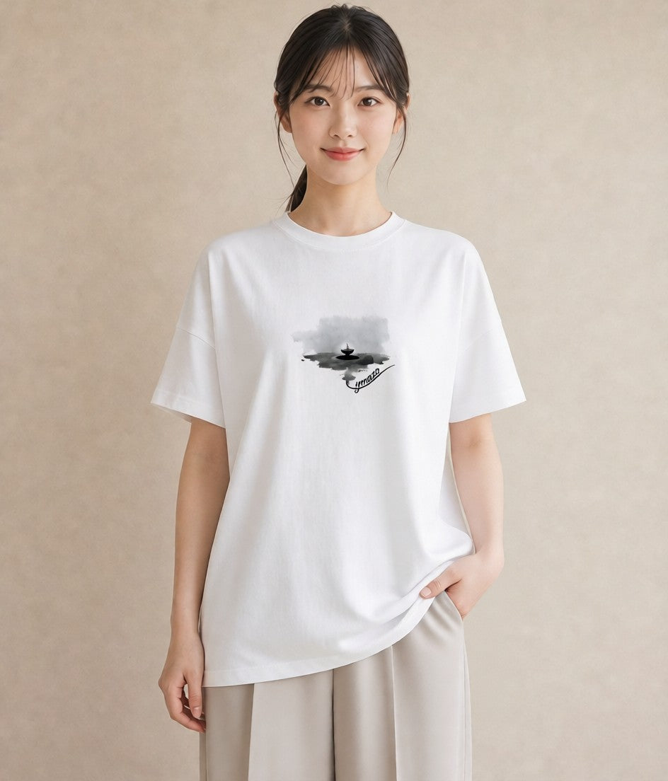 グラフィックTシャツ レディース 紙の船 水辺 ナチュラル アンティーク イラスト ニュアンス 秋コーデ おしゃれギフト 白T YMAZO