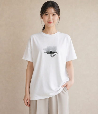 グラフィックTシャツ レディース 紙の船 水辺 ナチュラル アンティーク イラスト ニュアンス 秋コーデ おしゃれギフト 白T YMAZO