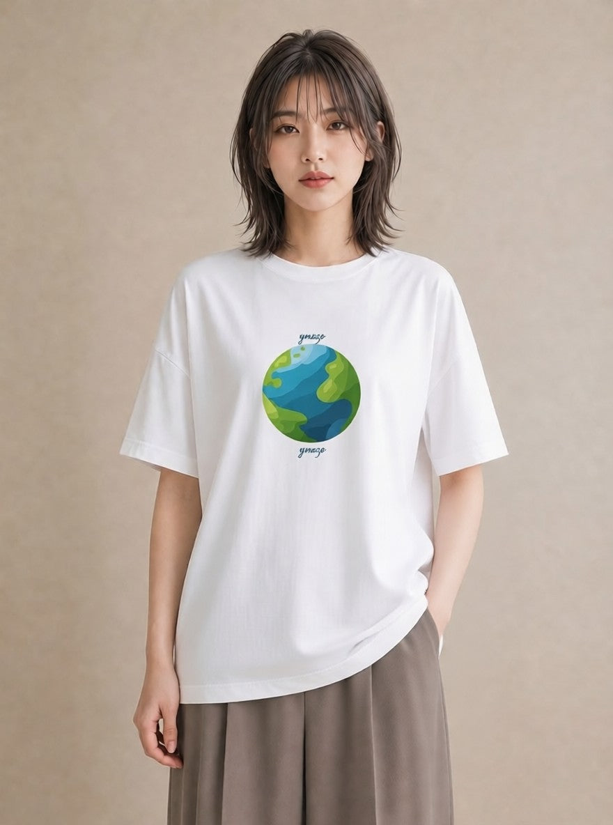 デザインTシャツ レディース 地球 星空 宇宙 イラスト フェミニン 20代 カジュアルコーデ 白T YMAZO