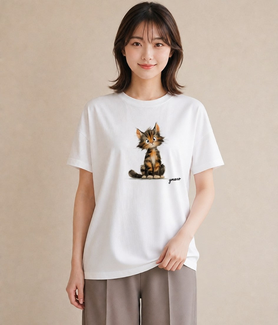 デザインTシャツ レディース 三毛猫 みけねこ 三毛 猫 ねこ イラスト 手描き風 お出かけ 普段着 白T YMAZO