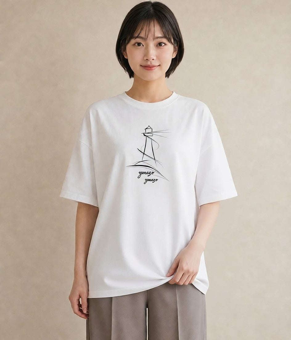 デザインTシャツ レディース 灯台 霧 海 ナチュラル アンティーク イラスト アート風 女性向けギフト 散歩 白T YMAZO