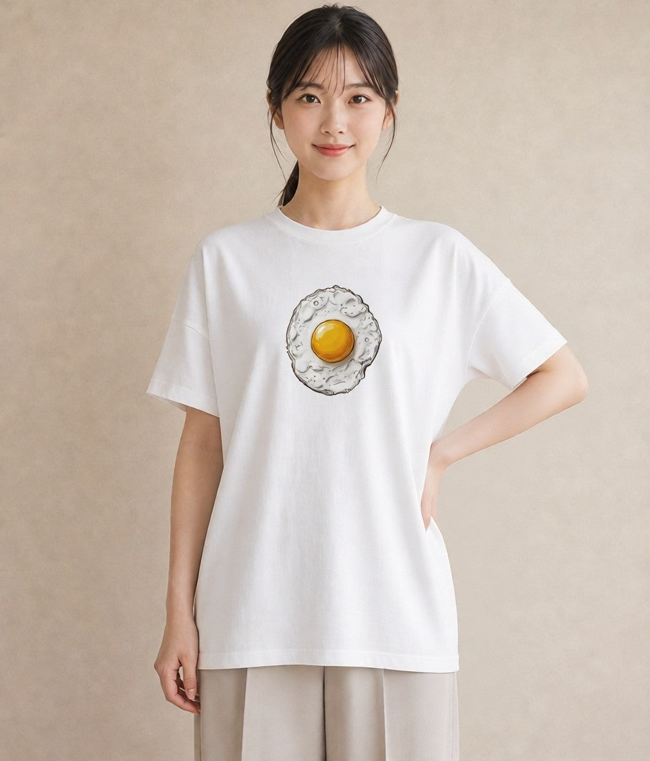 Tシャツ レディース 目玉焼き 食べ物 フード イラスト 上品 ラフ レイヤード 白T YMAZO