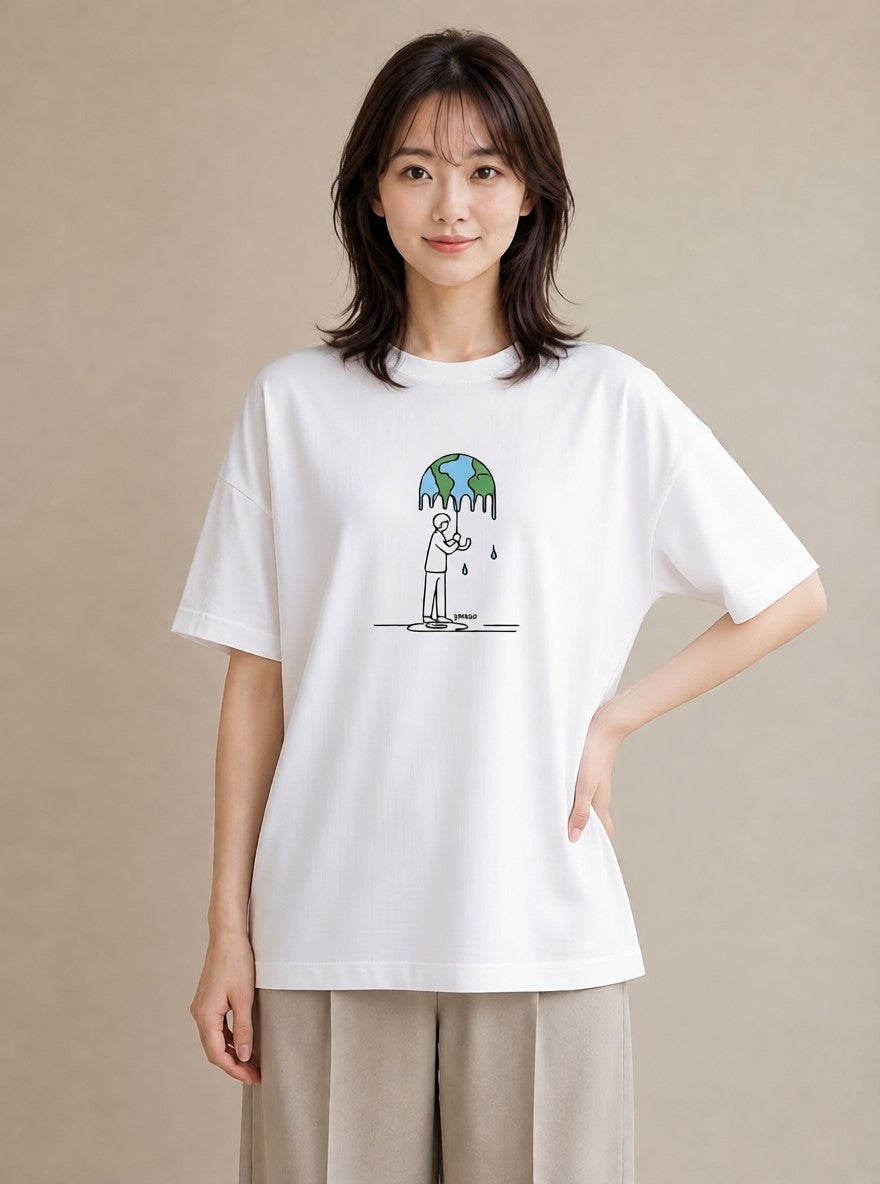 デザインTシャツ レディース 傘 水たまり 雨 ナチュラル アンティーク イラスト ゆるコーデ デート 帰省 白T YMAZO