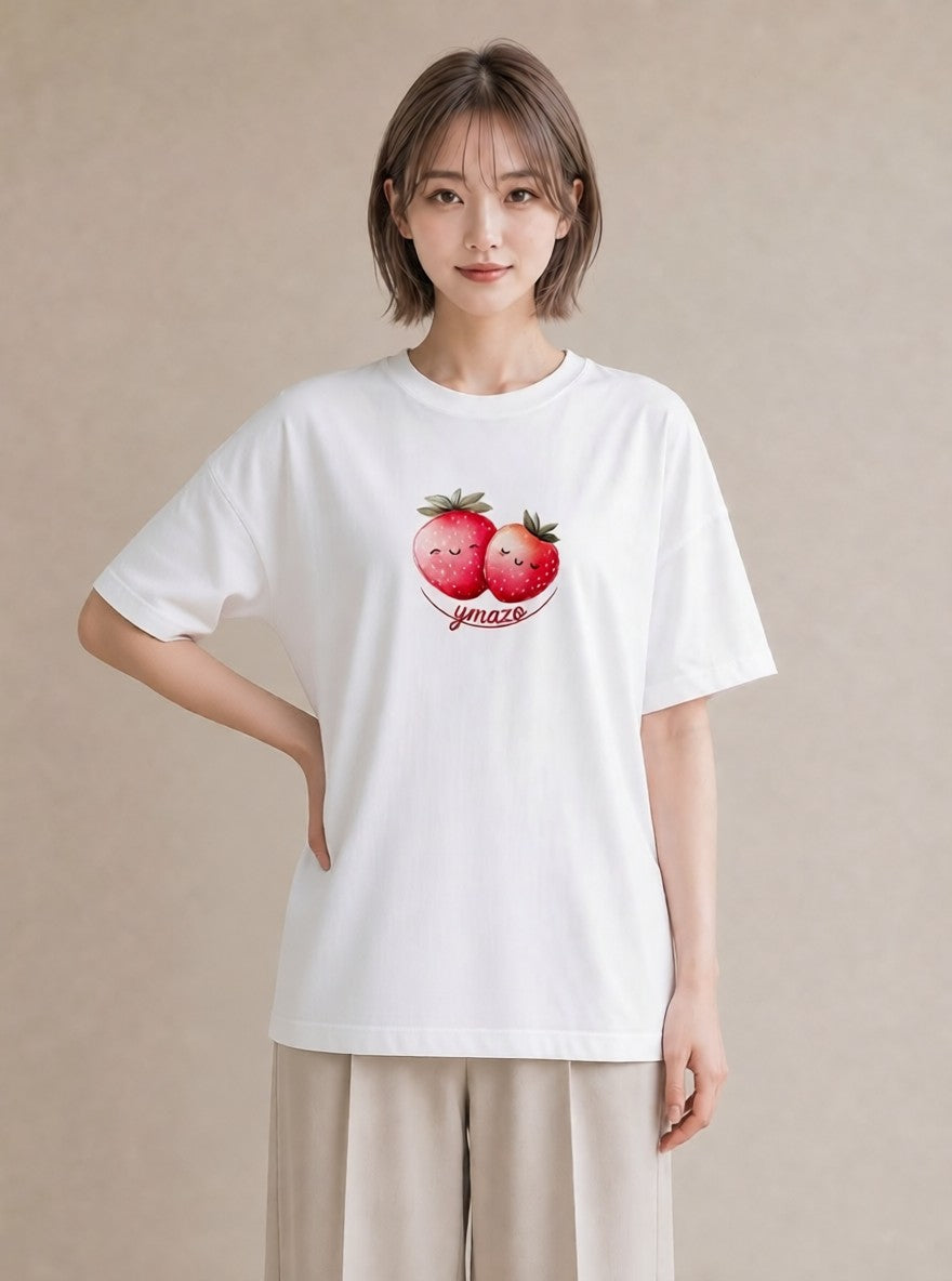 グラフィックTシャツ レディース いちご 苺 ストロベリー 食べ物 フード イラスト 抜け感 休日 ペアコーデ 白T YMAZO