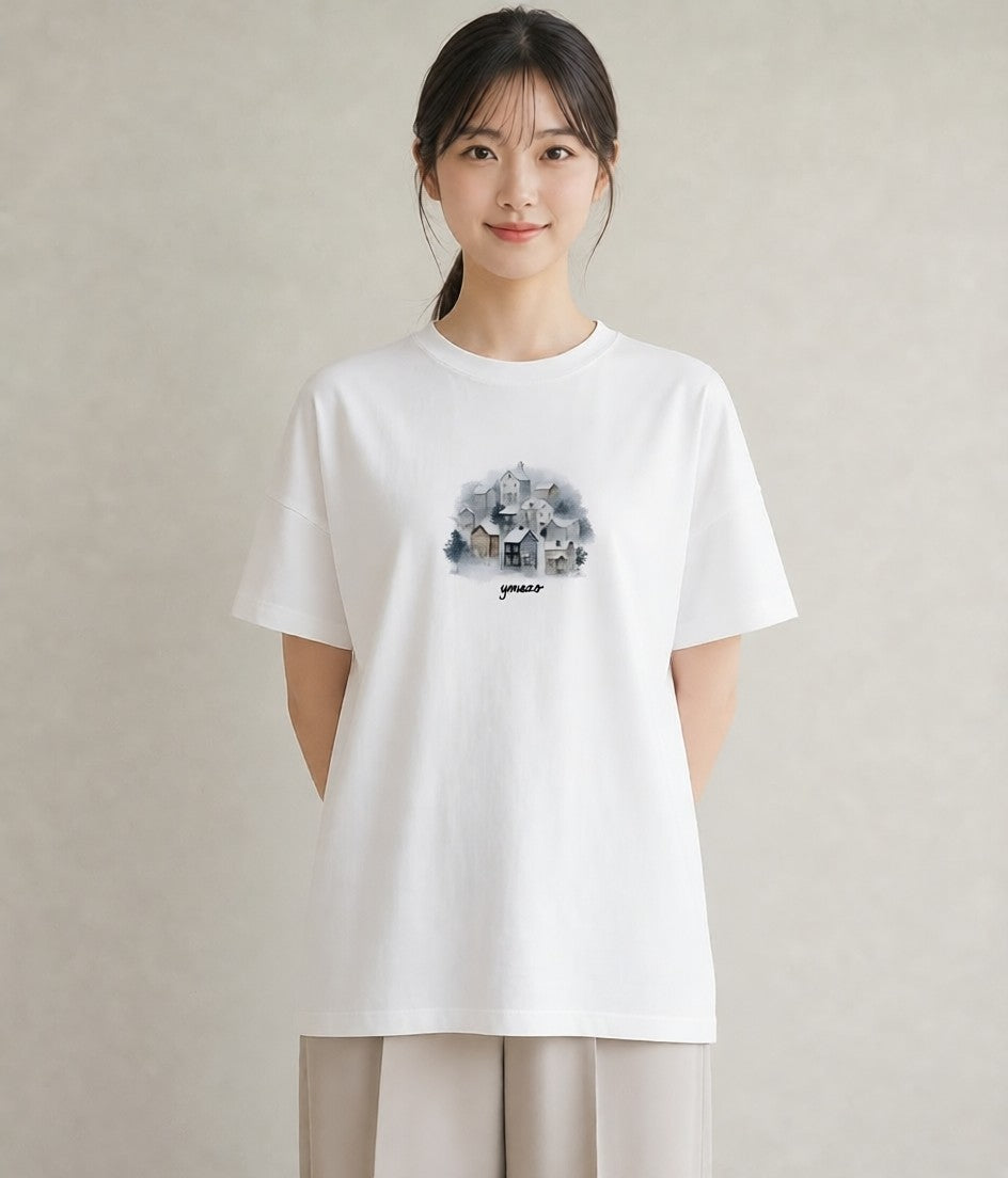 半袖Tシャツ レディース 灯りの家 小屋 夜 ナチュラル アンティーク イラスト アート風 女性 旅行用 白T YMAZO