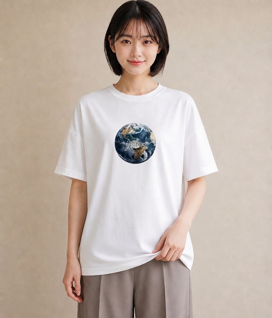 デザインTシャツ レディース 地球 星空 宇宙 イラスト きれいめカジュアル 春服 ミセス 白T YMAZO