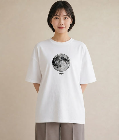 Tシャツ レディース 三日月 星空 宇宙 イラスト お洒落 20代 カジュアルコーデ 白T YMAZO