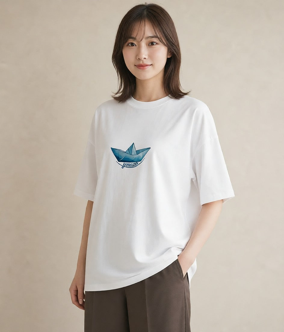 グラフィックTシャツ レディース 紙の船 水辺 ナチュラル アンティーク イラスト お洒落 友達ギフト 部屋着 白T YMAZO