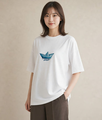 グラフィックTシャツ レディース 紙の船 水辺 ナチュラル アンティーク イラスト お洒落 友達ギフト 部屋着 白T YMAZO
