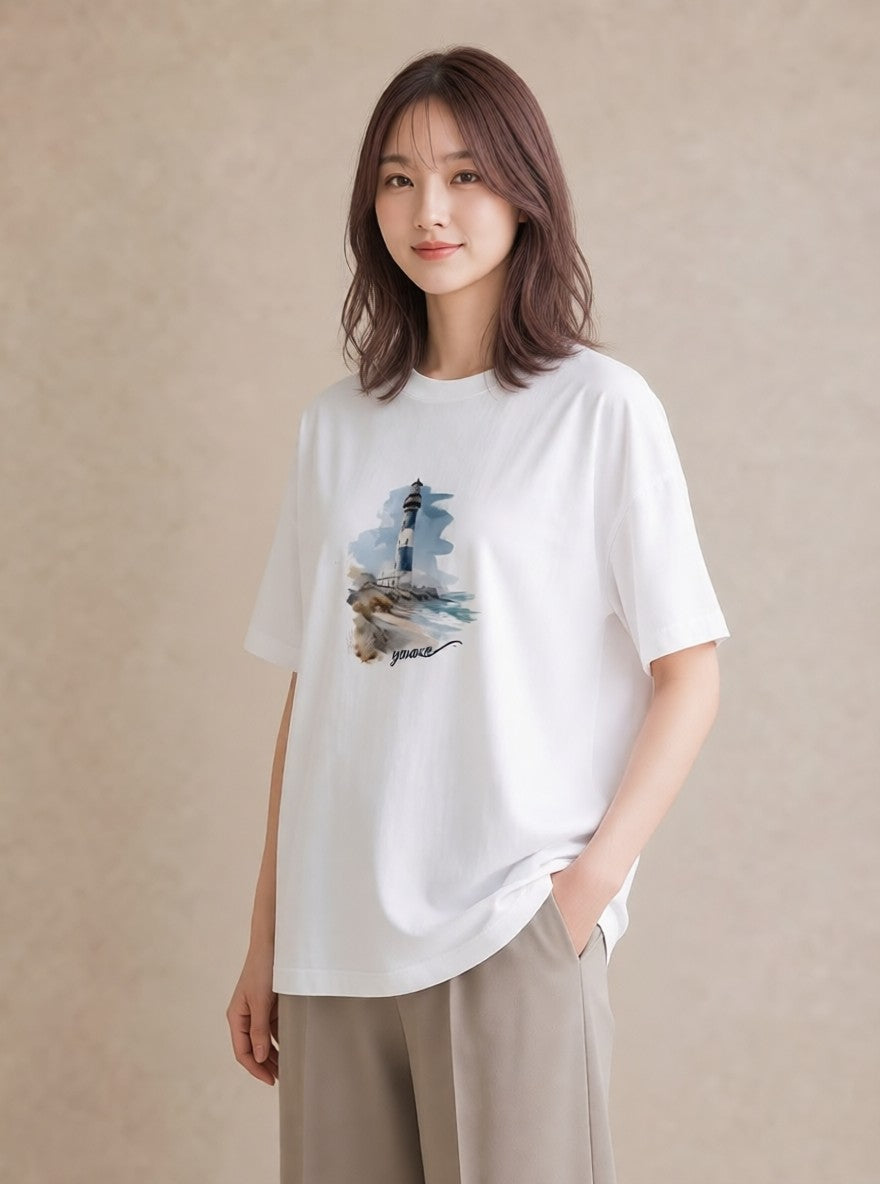 Tシャツ レディース 灯台 霧 海 ナチュラル アンティーク イラスト ヴィンテージ風 散歩 お出かけ 白T YMAZO