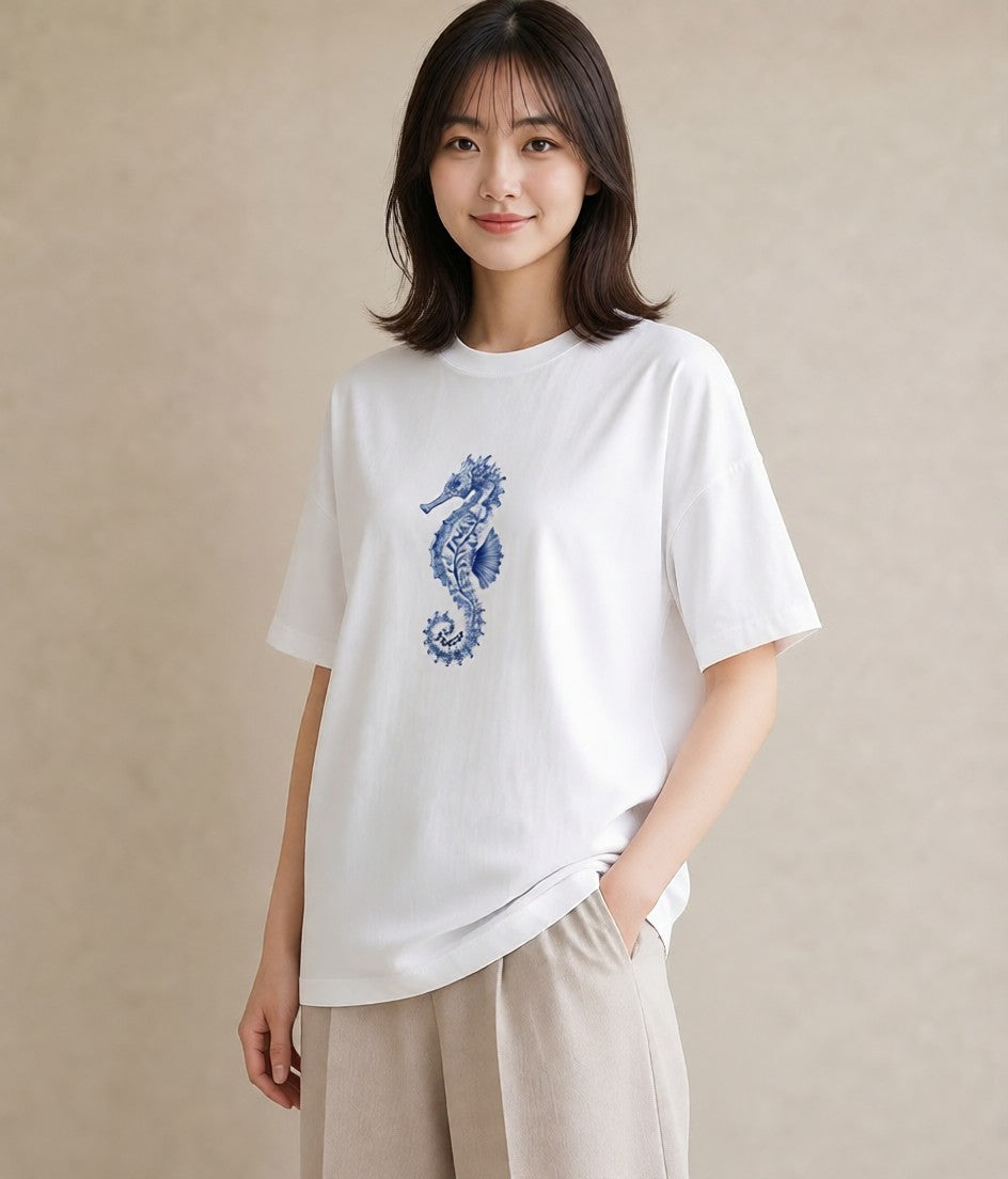 半袖Tシャツ レディース タツノオトシゴ 海の生き物 海 イラスト ガーリー ミセス 春コーデ 白T YMAZO
