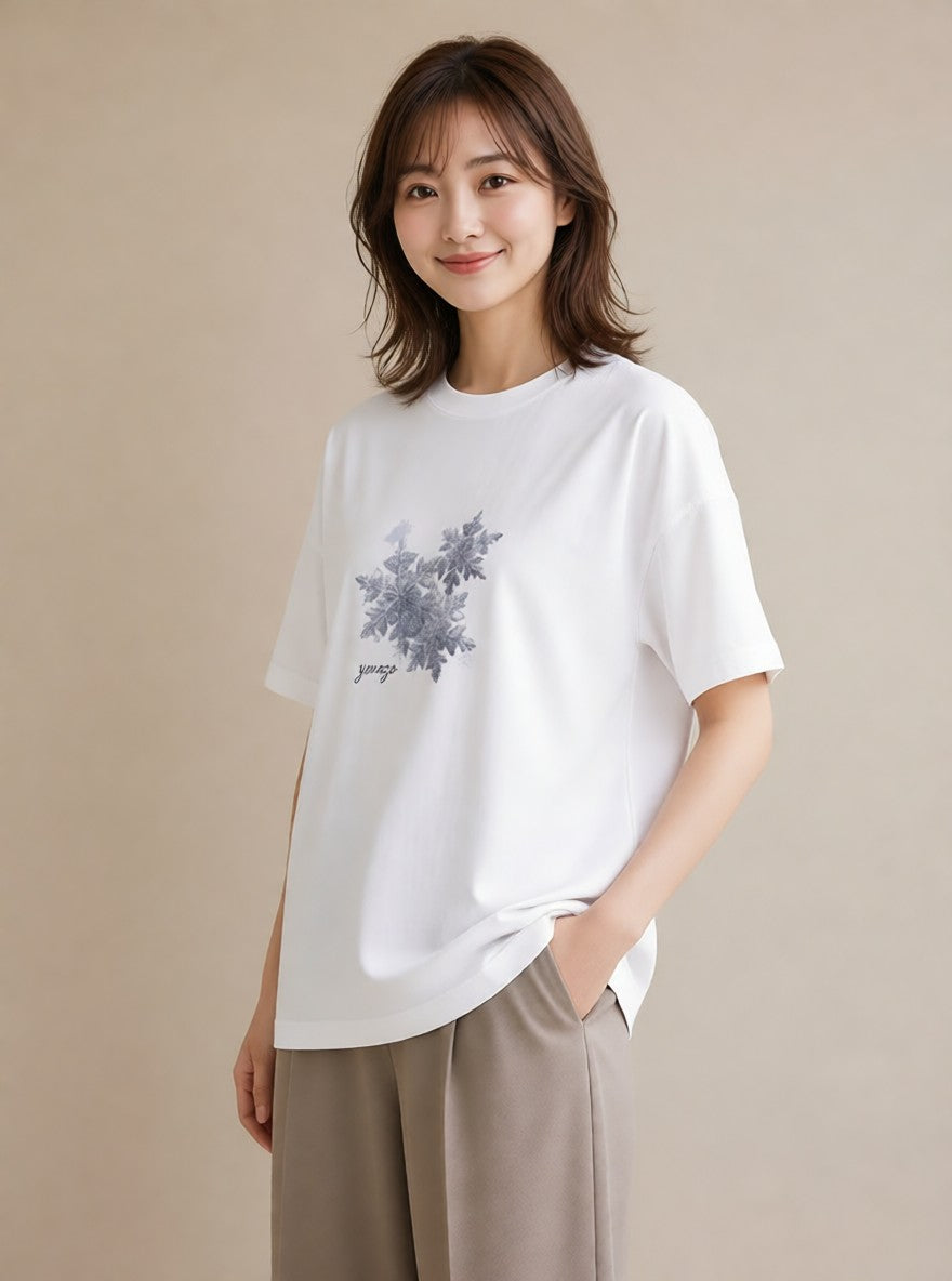 プリントTシャツ レディース 雪の結晶 星空 宇宙 イラスト ニュアンス 休日 ペアコーデ 白T YMAZO