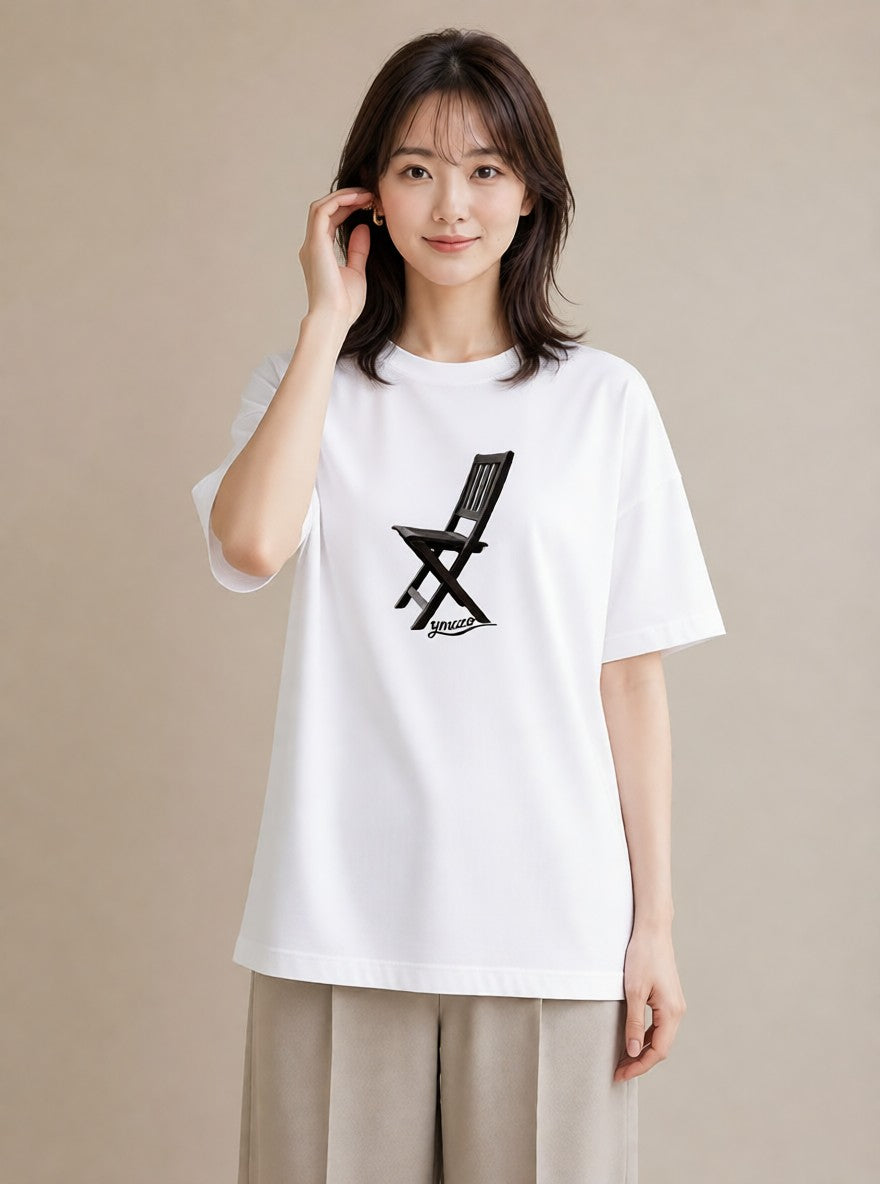 プリントTシャツ レディース 窓辺の椅子 窓辺 椅子 ナチュラル アンティーク イラスト 韓国風 ペアコーデ 秋コーデ 白T YMAZO
