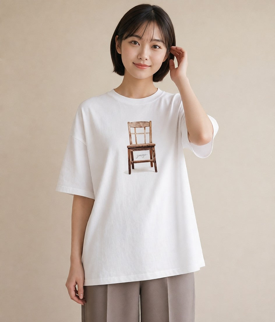 プリントTシャツ レディース 窓辺の椅子 窓辺 椅子 ナチュラル アンティーク イラスト こなれ感 母の日 ビーチ 白T YMAZO