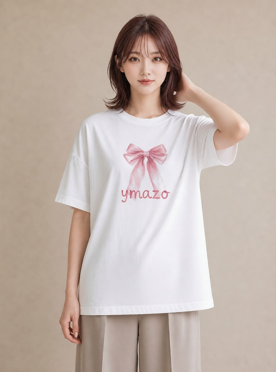 プリントTシャツ レディース リボン 蝶結び ナチュラル アンティーク イラスト フェミニン 休日 ペアコーデ 白T YMAZO