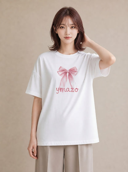 プリントTシャツ レディース リボン 蝶結び ナチュラル アンティーク イラスト フェミニン 休日 ペアコーデ 白T YMAZO