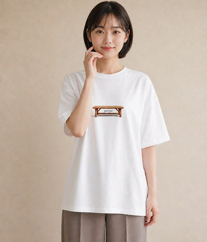 デザインTシャツ レディース 雨上がりのベンチ ベンチ ナチュラル アンティーク イラスト 手描き風 カジュアルコーデ 買い物 白T YMAZO