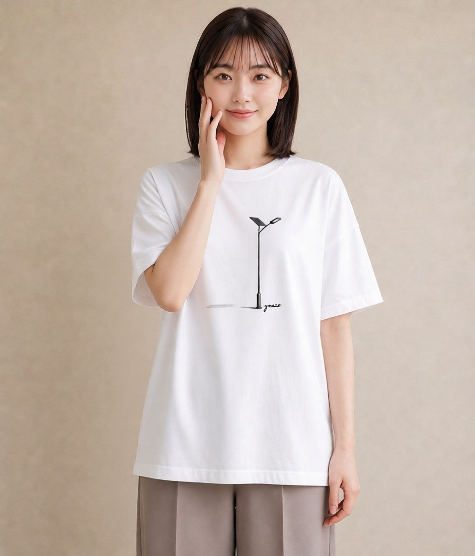 デザインTシャツ レディース 街灯 夜霧 夜 ナチュラル アンティーク イラスト カフェコーデ 海 カフェ巡り 白T YMAZO