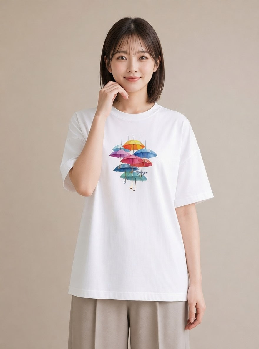 半袖Tシャツ レディース 傘 水たまり 雨 ナチュラル アンティーク イラスト 普段使い 20代 カジュアルコーデ 白T YMAZO