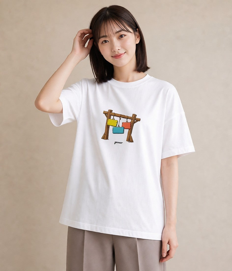 グラフィックTシャツ レディース 駅のホーム ローカル線 駅 ナチュラル アンティーク イラスト きれいめ 買い物 夏コーデ 白T YMAZO