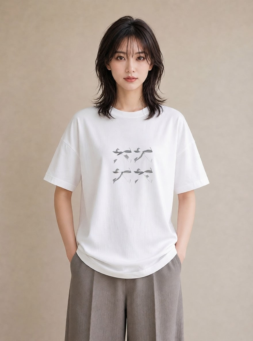 グラフィックTシャツ レディース リボン ボウ りぼん イラスト ミニマル ペアコーデ 秋コーデ 白T YMAZO