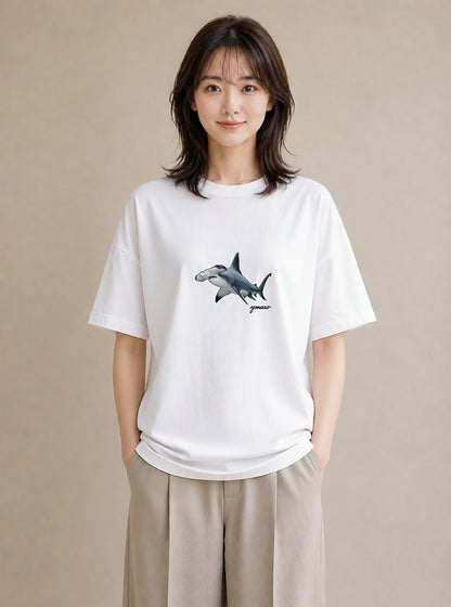 デザインTシャツ レディース サメ 海の生き物 海 イラスト 水彩風 ママ カフェ服 白T YMAZO