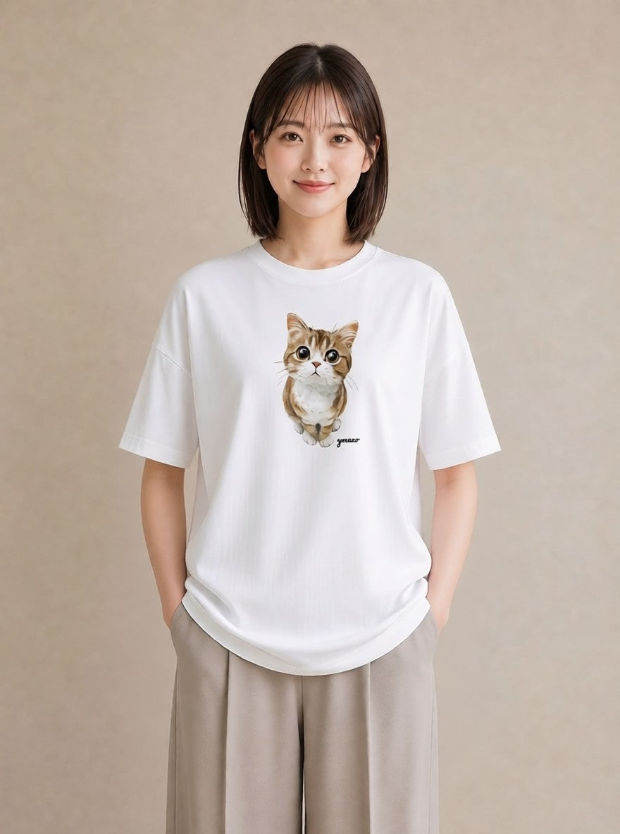 デザインTシャツ レディース スコティッシュフォールド 猫 ねこ イラスト アート風 公園 ママ 白T YMAZO