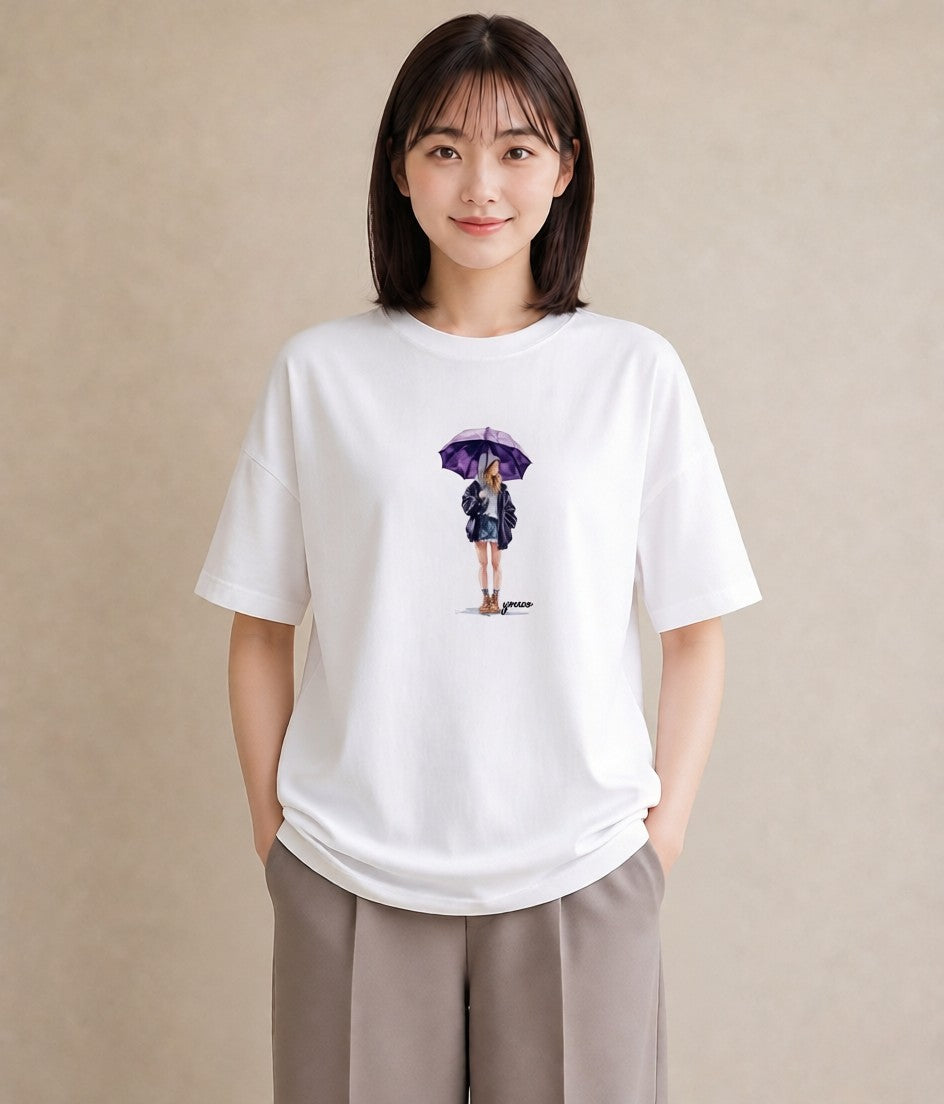 グラフィックTシャツ レディース 傘 水たまり 雨 ナチュラル アンティーク イラスト 手描き風 ママ カフェ服 白T YMAZO