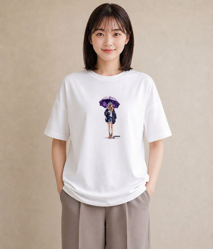 グラフィックTシャツ レディース 傘 水たまり 雨 ナチュラル アンティーク イラスト 手描き風 ママ カフェ服 白T YMAZO
