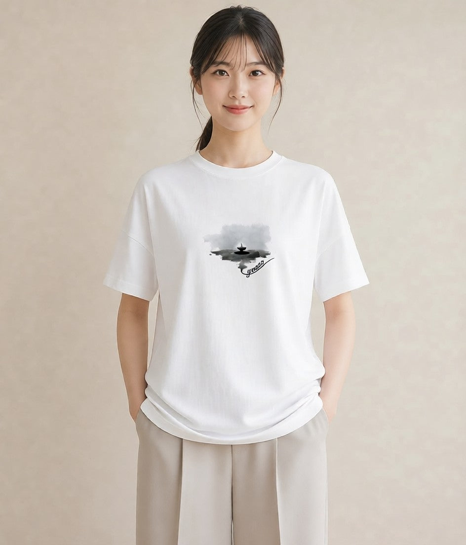 グラフィックTシャツ レディース 紙の船 水辺 ナチュラル アンティーク イラスト ニュアンス 秋コーデ おしゃれギフト 白T YMAZO