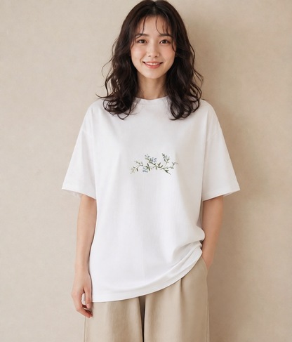 グラフィックTシャツ レディース すずらん 花 花柄 イラスト ゆるコーデ 20代 カジュアルコーデ 白T