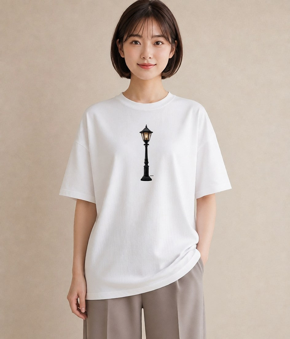 半袖Tシャツ レディース 街灯 夜霧 夜 ナチュラル アンティーク イラスト こなれ感 母の日 ビーチ 白T YMAZO