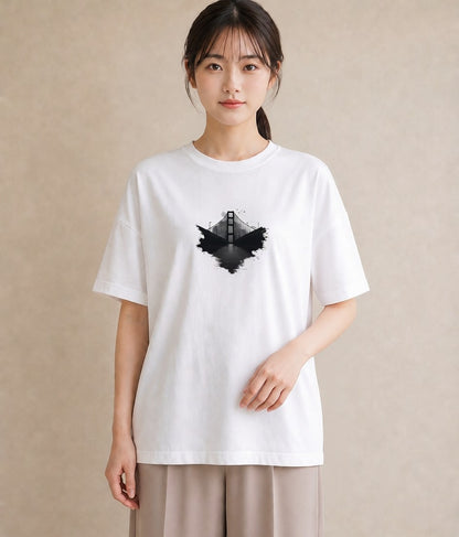 半袖Tシャツ レディース 小川 橋 せせらぎ ナチュラル アンティーク イラスト 旅行コーデ 誕生日プレゼント 綿100 白T YMAZO