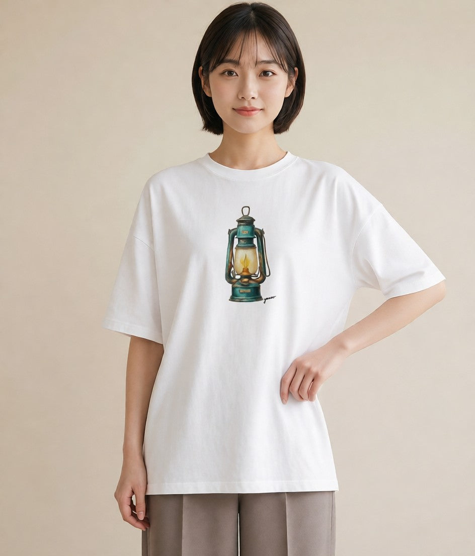 Tシャツ レディース 街灯 夜霧 夜 ナチュラル アンティーク イラスト ポップ 友達ギフト 部屋着 白T YMAZO
