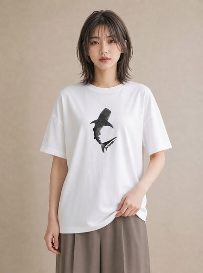 半袖Tシャツ レディース ジンベエザメ 海の生き物 海 イラスト 個性的 秋コーデ おしゃれギフト 白T YMAZO